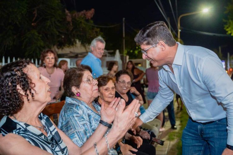 Santa Lucia siguen las obras, dejo inaugurado el PASEO DE LOS BICENTENARIOS.