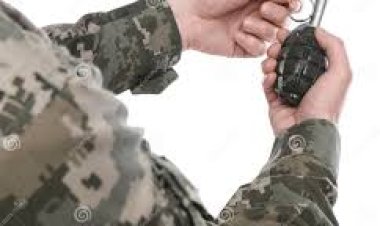 Un político arrojó granadas durante una reunión de líderes comunitarios en Ucrania dejando decenas de heridos