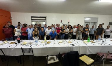 El gobernador Marcelo Orrego compartió un brindis en el Hogar Papa Francisco esta Nochebuena